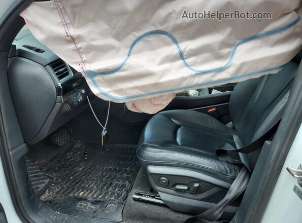 WA1VAAF7XJD027868 2018 AUDI Q7 White 