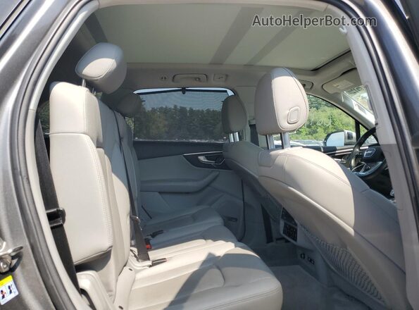 WA1VXAF73LD004899 2020 AUDI Q7 Gray Widok wnętrza z tyłu