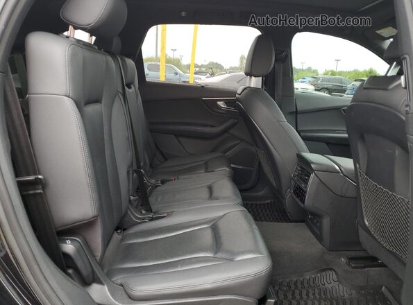 WA1VXAF74MD030784 2021 AUDI Q7 Black Вид задньої частини салону