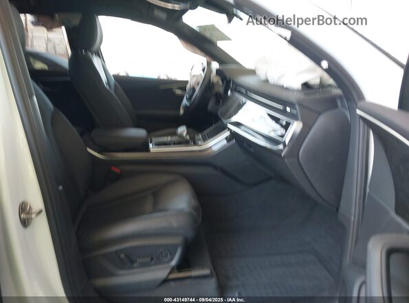 WA1VXBF75MD035921 2021 AUDI Q7 White წინა სალონის ხედი