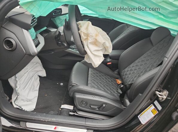 WAUH5DGY5SA032136 2025 AUDI S3 Черный Вид салона спереди