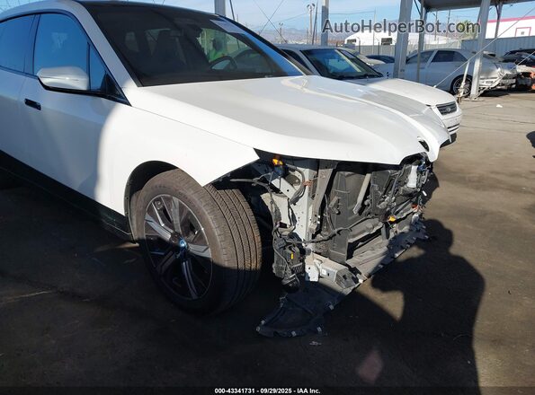 WB523CF01PCM48437 2023 BMW IX White Vista frontal