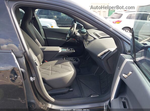 WB523CF07RCN39005 2024 BMW IX Black Widok wnętrza z przodu