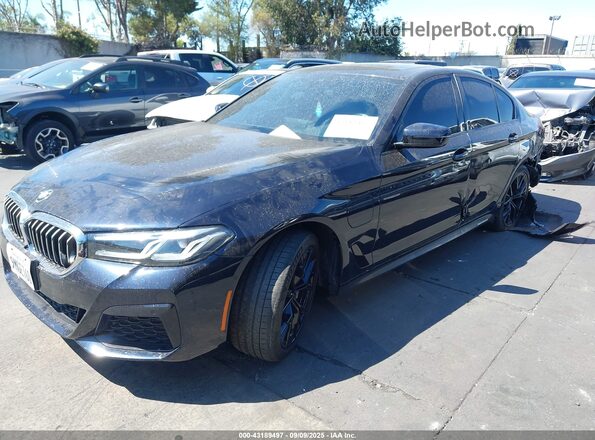 WBA13AG02MCF53616 2021 BMW 5 SERIES Black Przód lewy