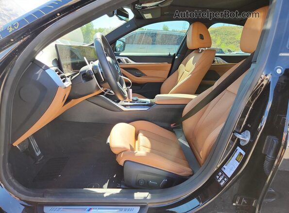 WBA13AW02RFT61133 2024 BMW M4 Черный Вид салона спереди