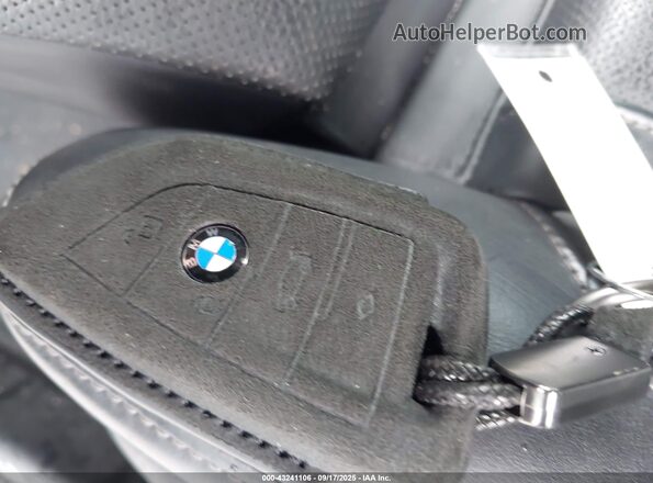WBA13BK09PCL46381 2023 BMW M5 Серый Вид панели приборов