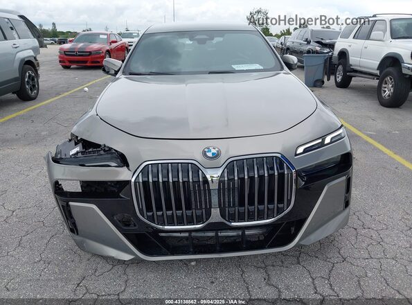 WBA23EH03SCT21269 2025 BMW 7 SERIES Gray 