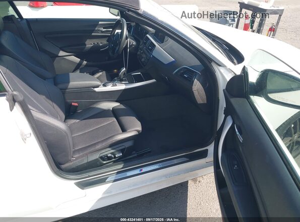 WBA2N1C03L7E02313 2020 BMW M2 Белый Вид салона спереди