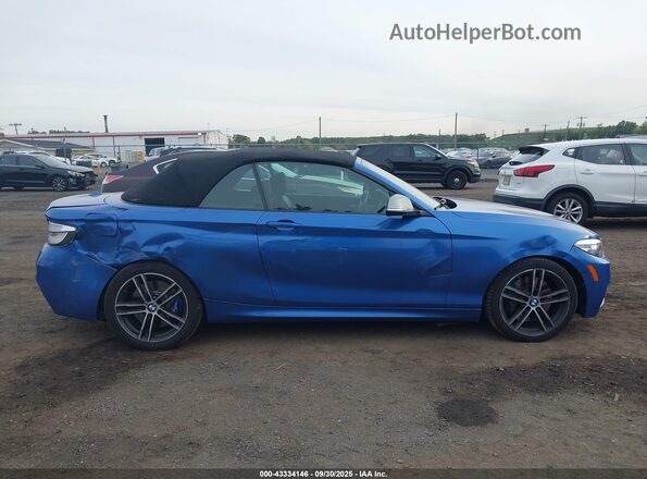 WBA2N1C5XJVC28213 2018 BMW M2 Синий Вид задней части салона