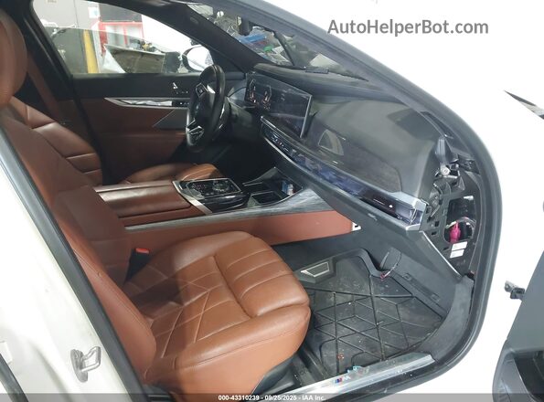 WBA33EJ01PCM24809 2023 BMW 7 SERIES White Front interior view