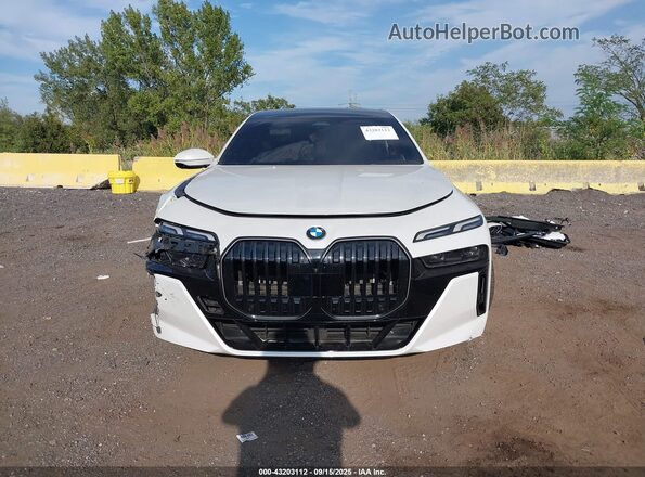 WBA33EJ01SCU74098 2025 BMW 7 SERIES White Սարքավորումների վահանակի տեսք