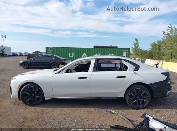 WBA33EJ01SCU74098 2025 BMW 7 SERIES White Սալոնի 360 աստիճան տեսք