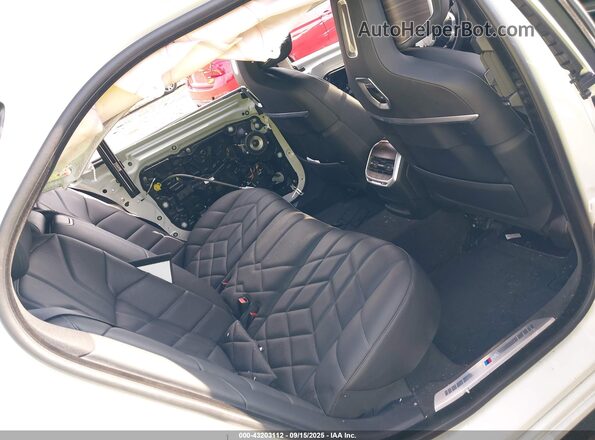 WBA33EJ01SCU74098 2025 BMW 7 SERIES White VIN կոդի պիտակի տեսք