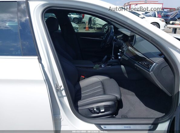 WBA53BH01MWX05211 2021 BMW 5 SERIES White Սալոնի դիմացի տեսք
