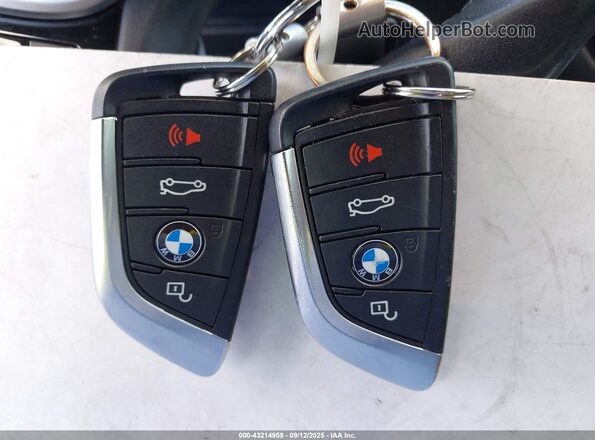 WBA53BH01MWX05211 2021 BMW 5 SERIES White Առջևի վահանակի տեսք
