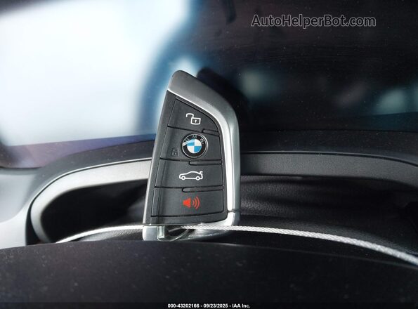WBA5U9C0XLFH31546 2020 BMW 3 SERIES Silver Widok deski rozdzielczej