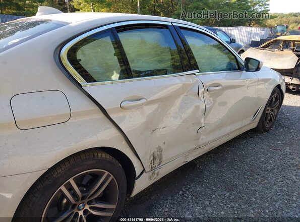 WBA73BJ09MWX25421 2021 BMW 5 SERIES White Front view