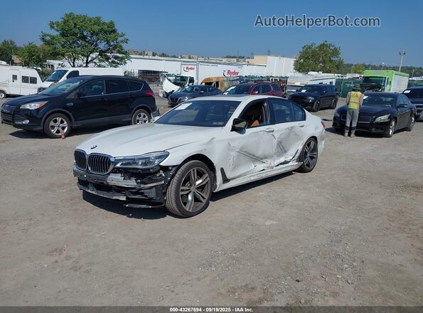WBA7B0C52JG527303 2018 BMW 7 SERIES White წინა მარცხენა ხედი სამი მეოთხედიდან