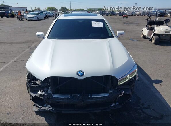 WBA7U2C0XMCF54323 2021 BMW 7 SERIES White Rear interior view