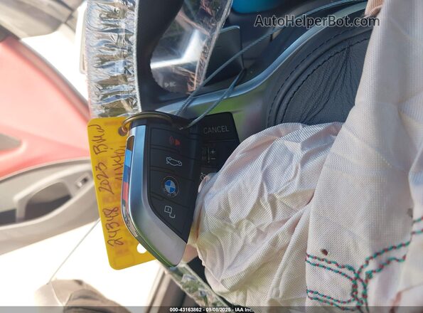 WBA83AP04PCL88068 2023 BMW M4 White Вид панелі приладів