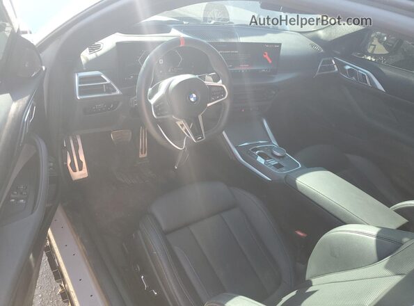 WBA83DA08SCT35778 2025 BMW M4 Gray Widok deski rozdzielczej