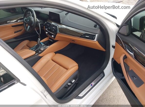 WBAJR3C0XLWW78406 2020 BMW 5 SERIES White Սալոնի դիմացի տեսք