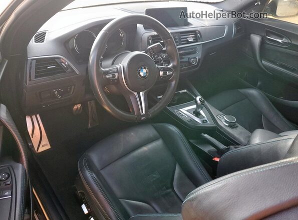 WBS2U7C05L7E57041 2020 BMW M2 White Vista del salpicadero