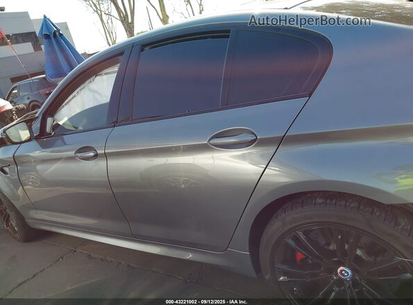 WBS83CH00PCL70074 2023 BMW M5 Silver Սալոնի 360 աստիճան տեսք