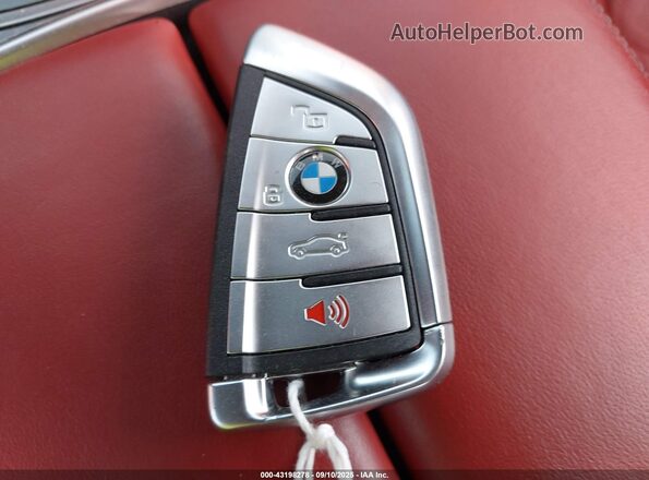 WBSDZ0C0XRCR41866 2024 BMW M8 Blue Widok deski rozdzielczej