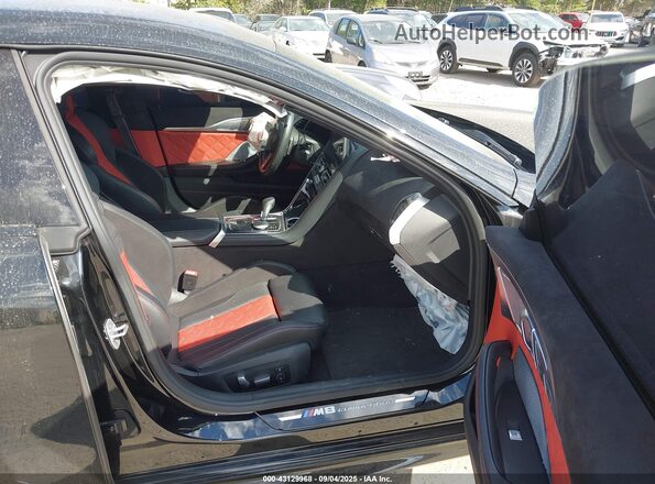 WBSGV0C0XRCN04023 2024 BMW M8 Black წინა სალონის ხედი