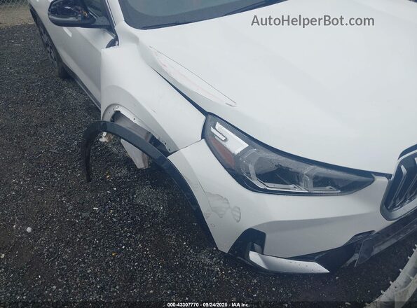 WBX73EF02R5005262 2024 BMW X1 White Front view