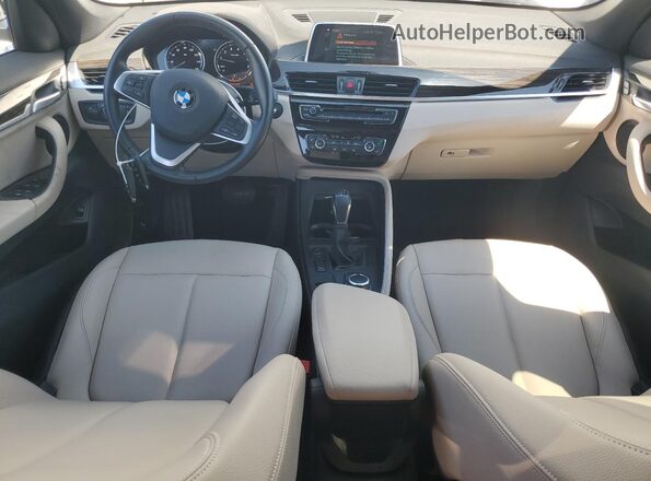 WBXHT3C30J3H32457 2018 BMW X1 White 