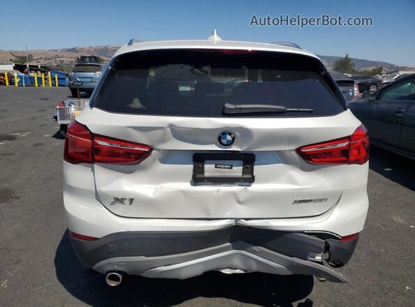WBXHT3C30J3H32457 2018 BMW X1 White 
