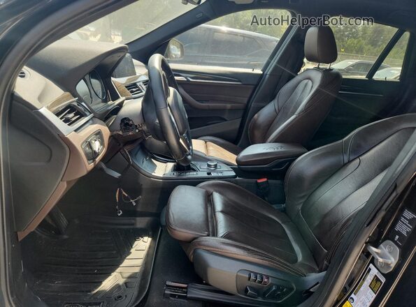 WBXHT3C32J5L27816 2018 BMW X1 Black 