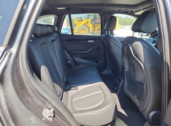 WBXHT3C36J5K28125 2018 BMW X1 Gray 