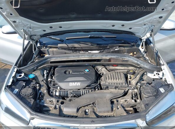 WBXHU7C51K5L09959 2019 BMW X1 Silver Вид ззаду