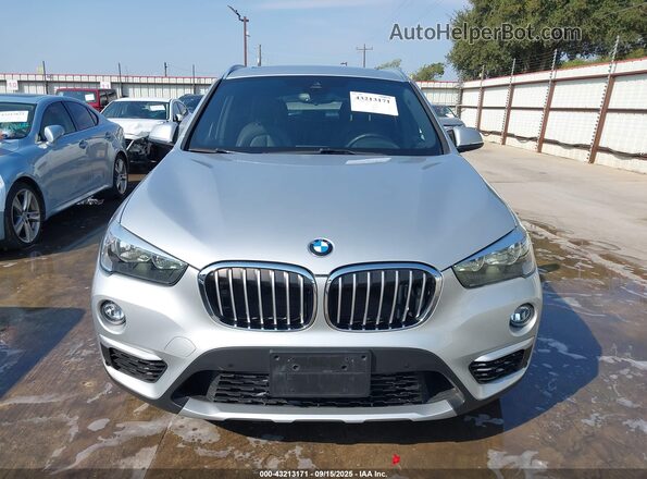 WBXHU7C51K5L09959 2019 BMW X1 Silver Вид щитка приладів