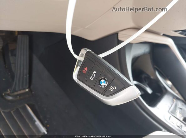 WBXJG7C08M5S17005 2021 BMW X1 Gray Dashboard view