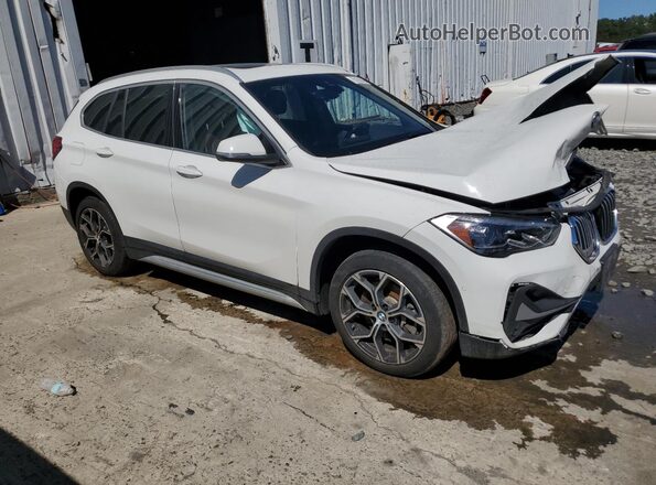 WBXJG9C00M5U43258 2021 BMW X1 White Delantero derecho