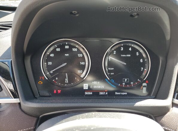 WBXJG9C00M5U43258 2021 BMW X1 White Vista del cuadro de instrumentos