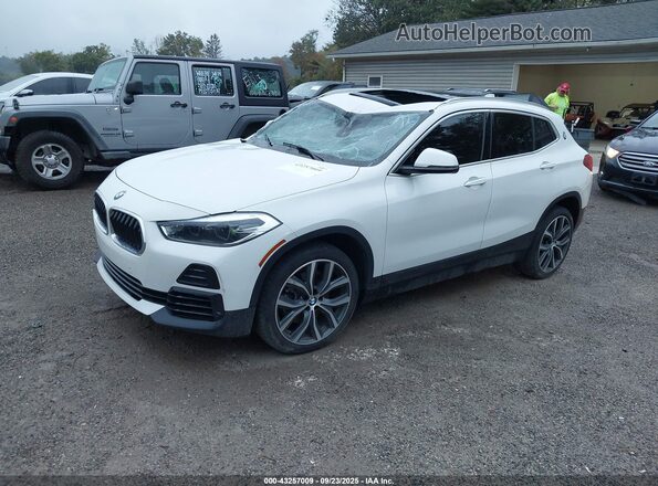 WBXYJ1C08M5S20239 2021 BMW X2 White Առջևի ձախ երեք քառորդ տեսարան