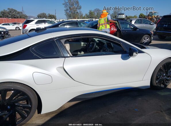 WBY2Z2C58GV675964 2016 BMW I8 White Vista interior trasera