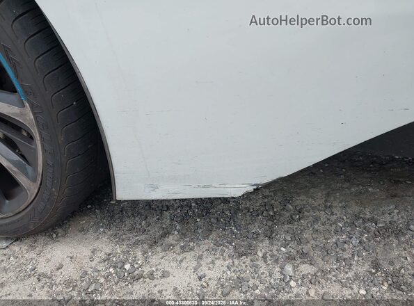 WBY2Z2C59GV675357 2016 BMW I8 White Widok z przodu