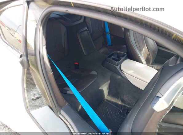 WBY2Z2C59GV675357 2016 BMW I8 White Widok naklejki z numerem VIN