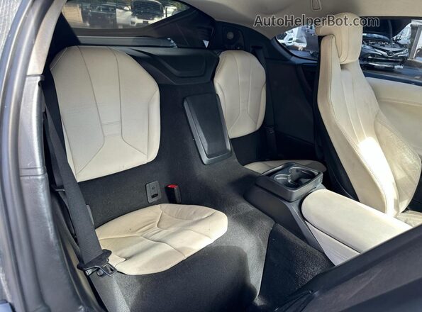 WBY2Z2C5XGV674864 2016 BMW I8 Black Vista de los asientos traseros