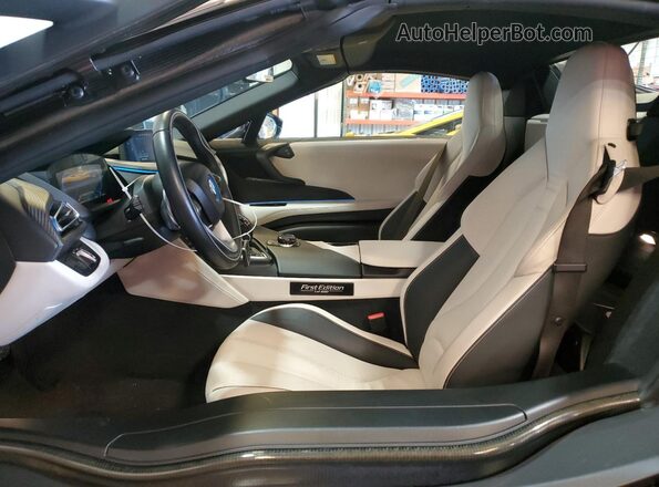 WBY2Z6C53KVB82910 2019 BMW I8 Gray Dashboard view