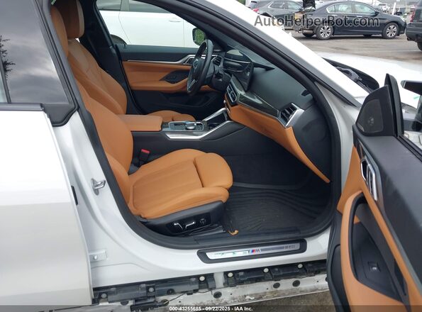 WBY33AW02RFS40631 2024 BMW I4 Белый Вид салона спереди