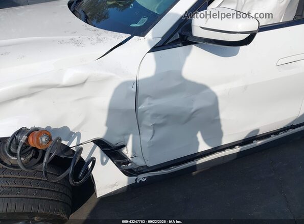 WBY73AW03NFN09831 2022 BMW I4 White Սարքավորումների վահանակի տեսք