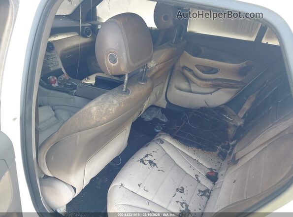 WDC0G4JB2GF103571 2016 MERCEDES-BENZ GLC 300 White Вид задньої частини салону