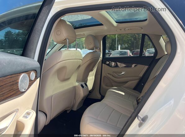 WDC0G4KB6HF142485 2017 MERCEDES-BENZ GLC 300 White VIN sticker view